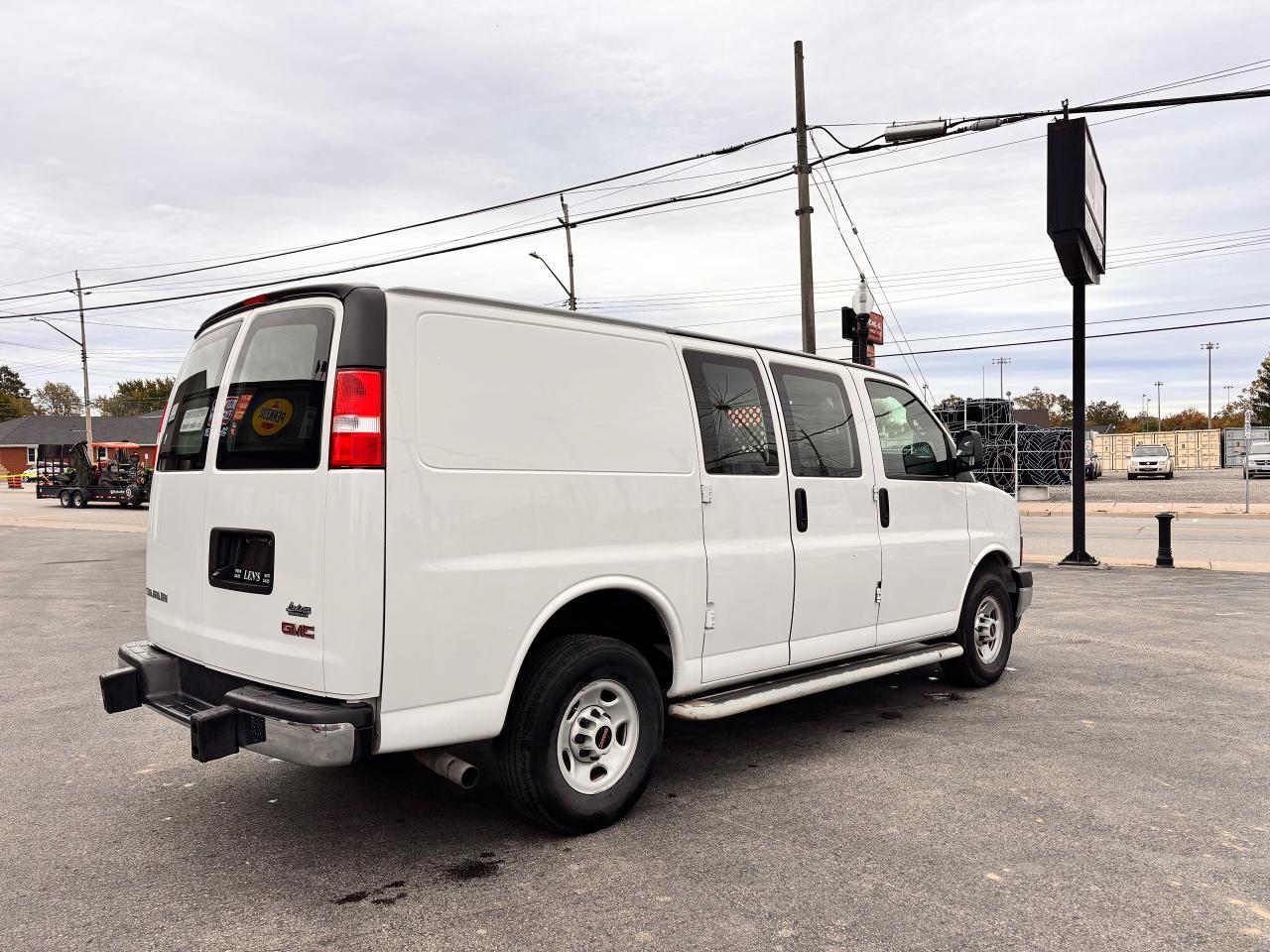 2023 GMC Savana Cargo Van FULLY FINANCEABLE, FACTORY WARRANTY, CLEAN RECORDS Photo