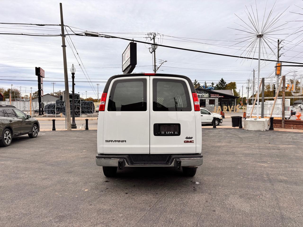 2023 GMC Savana Cargo Van FULLY FINANCEABLE, FACTORY WARRANTY, CLEAN RECORDS Photo