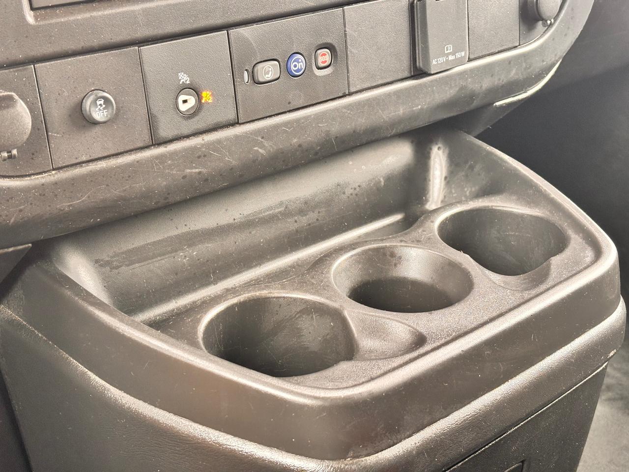 2023 GMC Savana Cargo Van FULLY FINANCEABLE, FACTORY WARRANTY, CLEAN RECORDS Photo