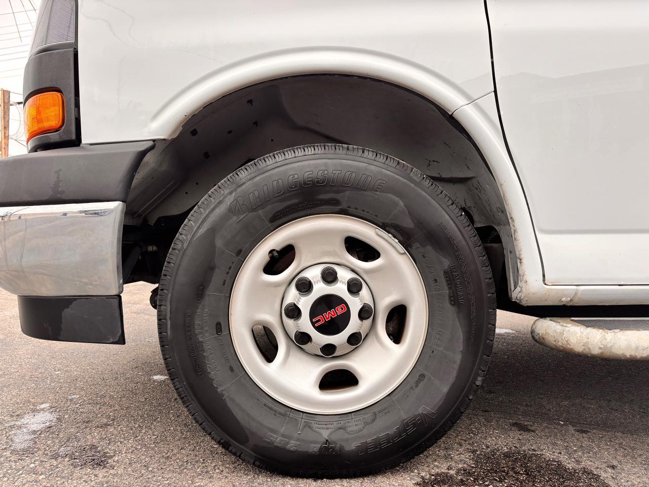 2023 GMC Savana Cargo Van FULLY FINANCEABLE, FACTORY WARRANTY, CLEAN RECORDS Photo