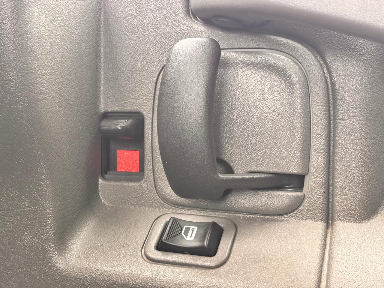 2023 GMC Savana Cargo Van FULLY FINANCEABLE, FACTORY WARRANTY, CLEAN RECORDS Photo