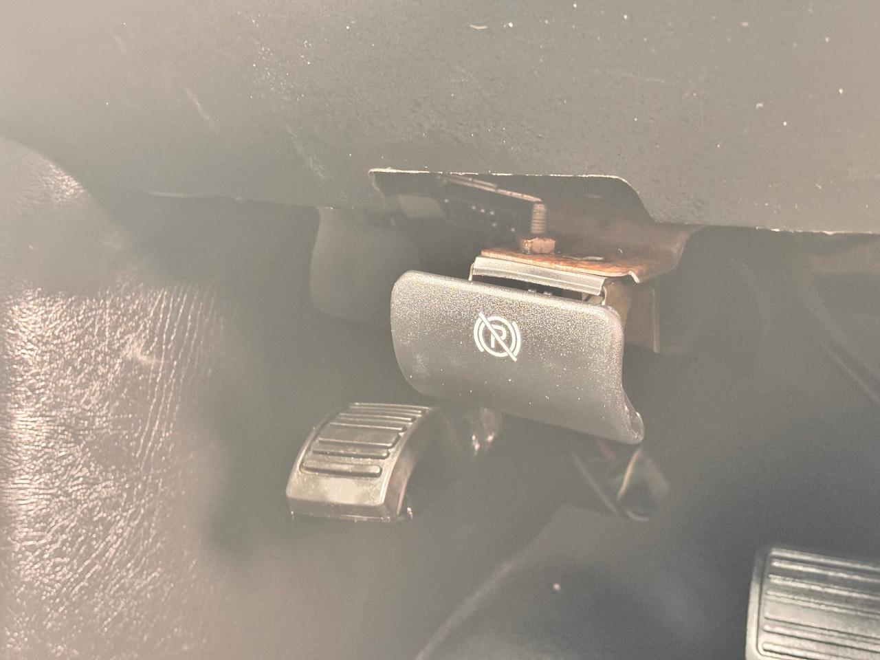 2023 GMC Savana Cargo Van FULLY FINANCEABLE, FACTORY WARRANTY, CLEAN RECORDS Photo