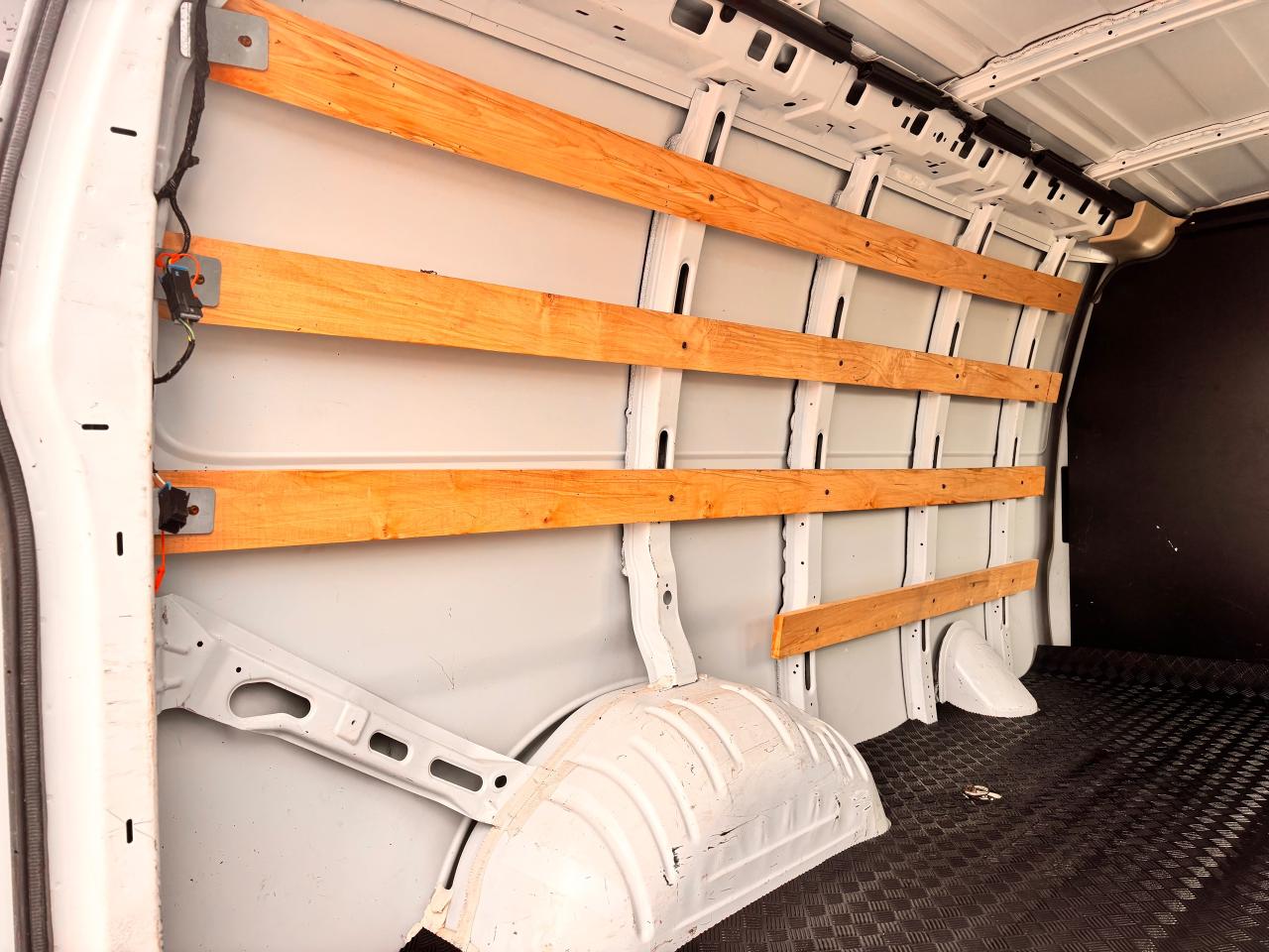 2023 GMC Savana Cargo Van FULLY FINANCEABLE, FACTORY WARRANTY, CLEAN RECORDS Photo