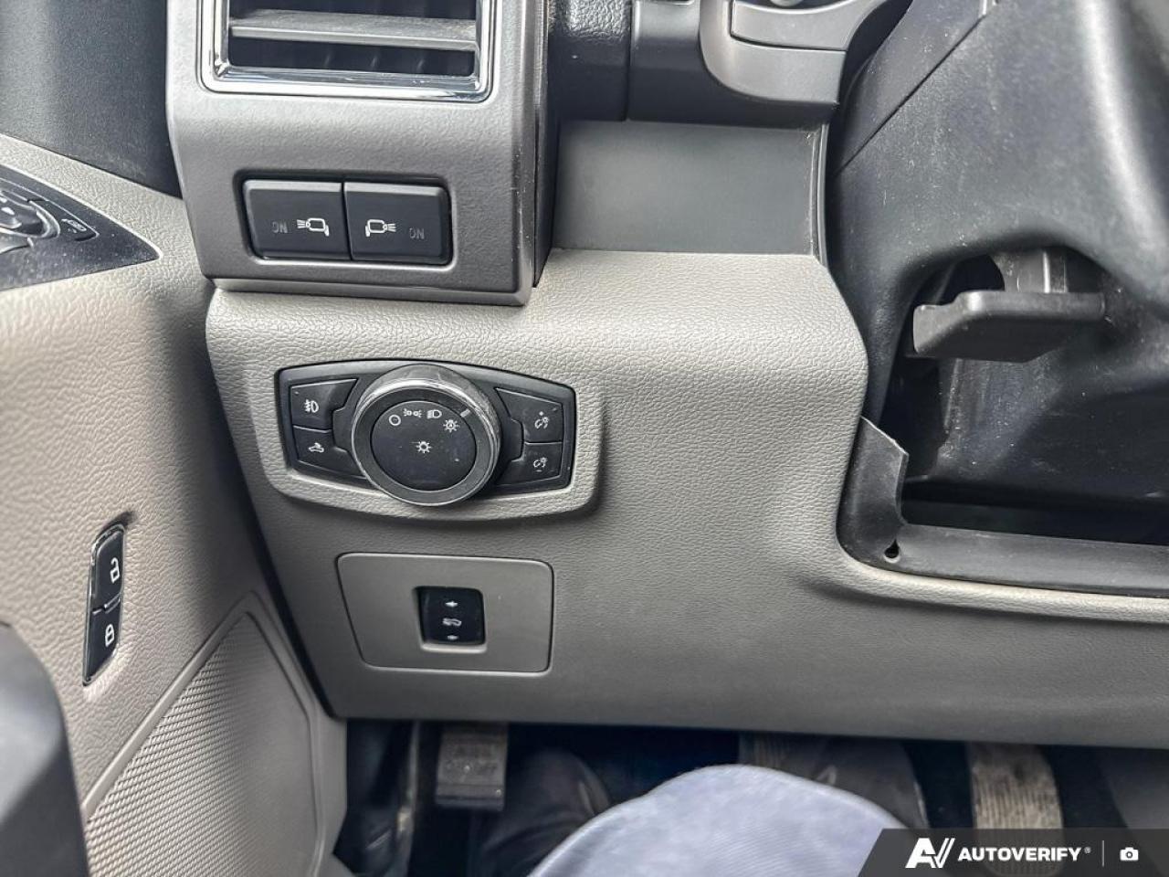 2017 Ford F-150 XLT / XTR / NO ACCIDENTS / 5.0L / REAR CAM / 4X4 - Photo #14