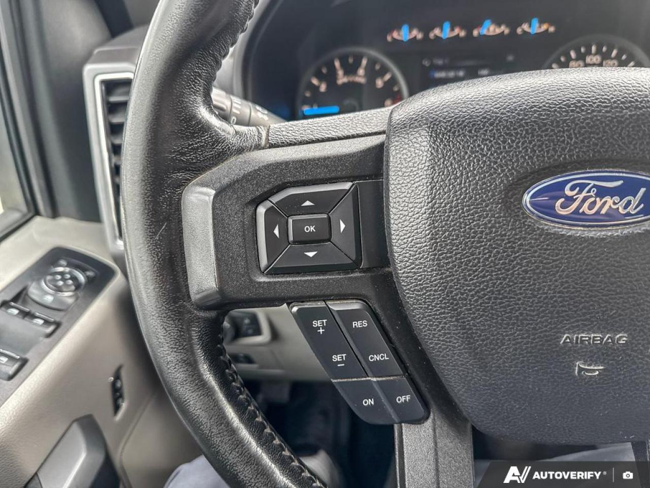 2017 Ford F-150 XLT / XTR / NO ACCIDENTS / 5.0L / REAR CAM / 4X4 - Photo #19