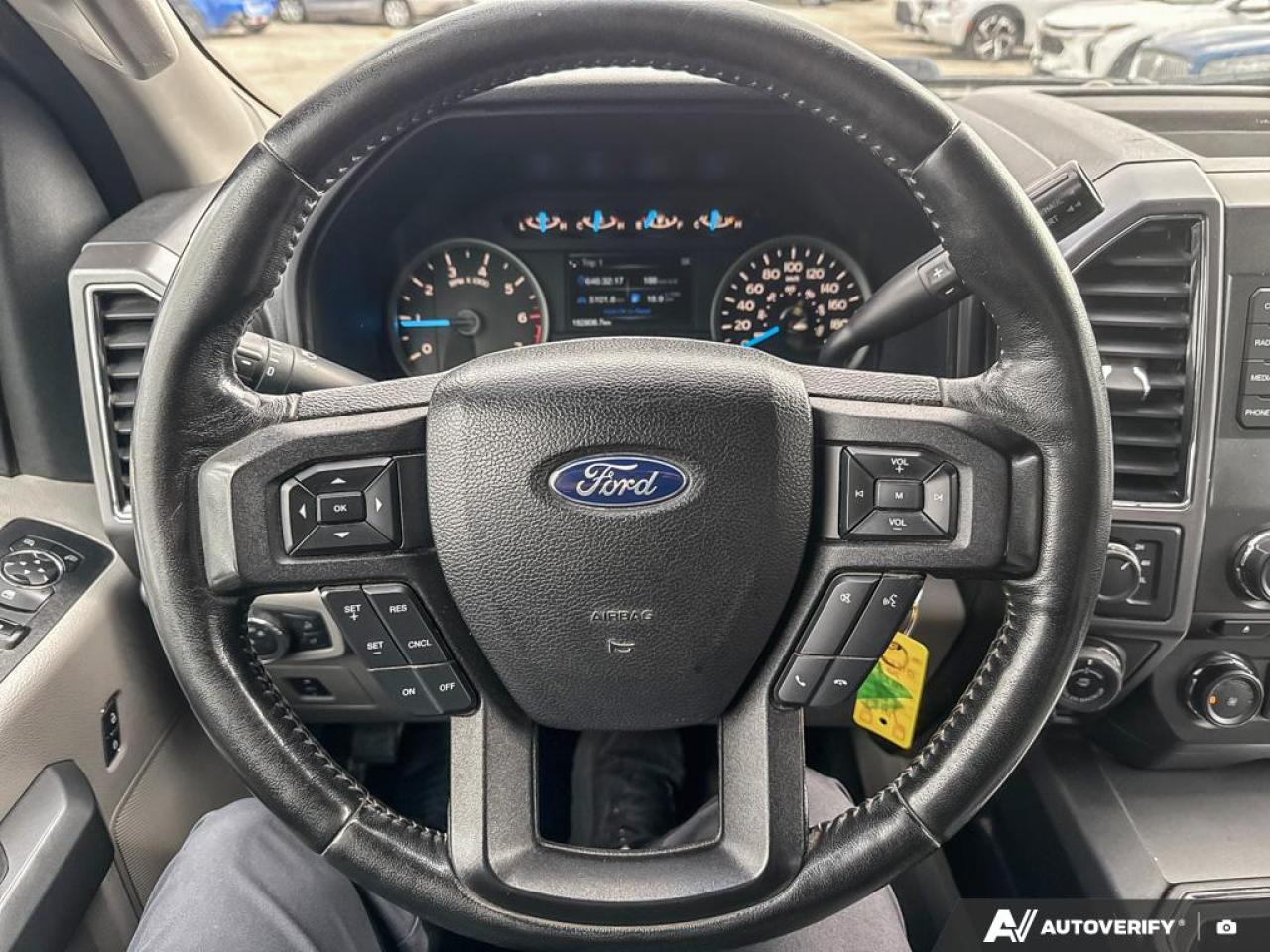 2017 Ford F-150 XLT / XTR / NO ACCIDENTS / 5.0L / REAR CAM / 4X4 - Photo #18