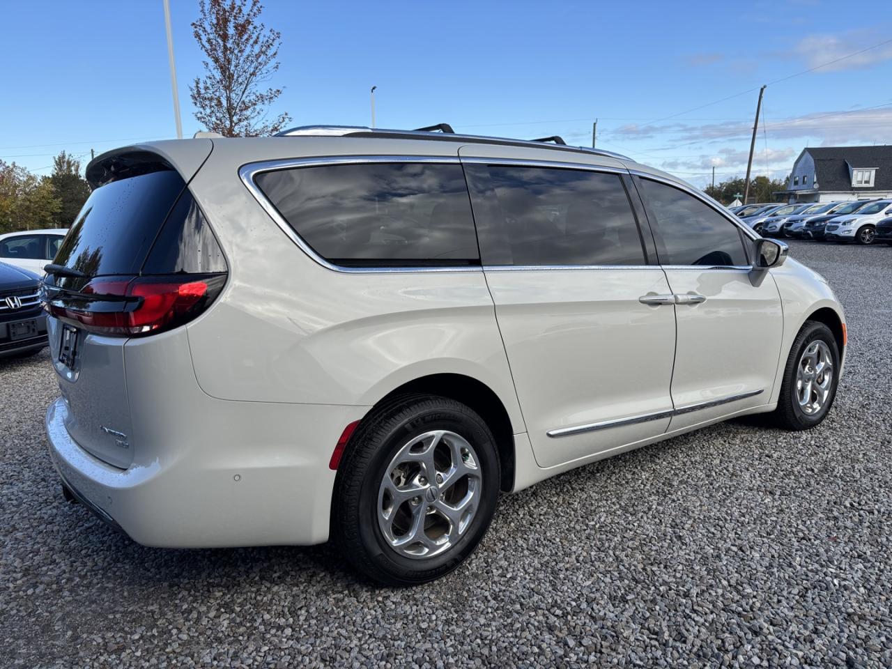 2021 Chrysler Pacifica Limited *1 OWNER*NO ACCIDENTS*Fully Loaded* Photo