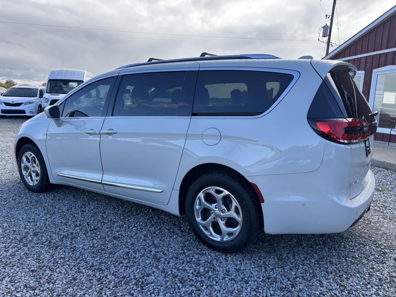 2021 Chrysler Pacifica Limited *1 OWNER*NO ACCIDENTS*Fully Loaded* Photo2