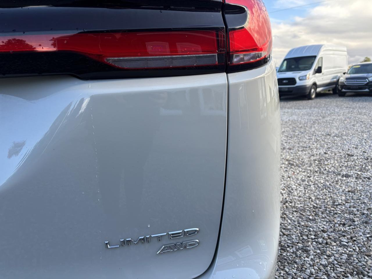 2021 Chrysler Pacifica Limited *1 OWNER*NO ACCIDENTS*Fully Loaded* Photo