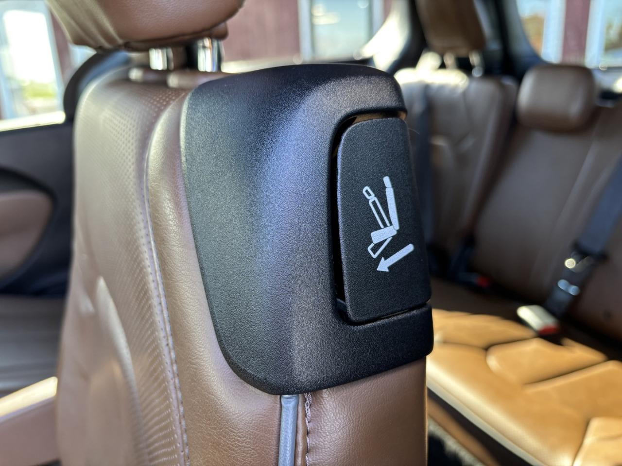 2021 Chrysler Pacifica Limited *1 OWNER*NO ACCIDENTS*Fully Loaded* Photo