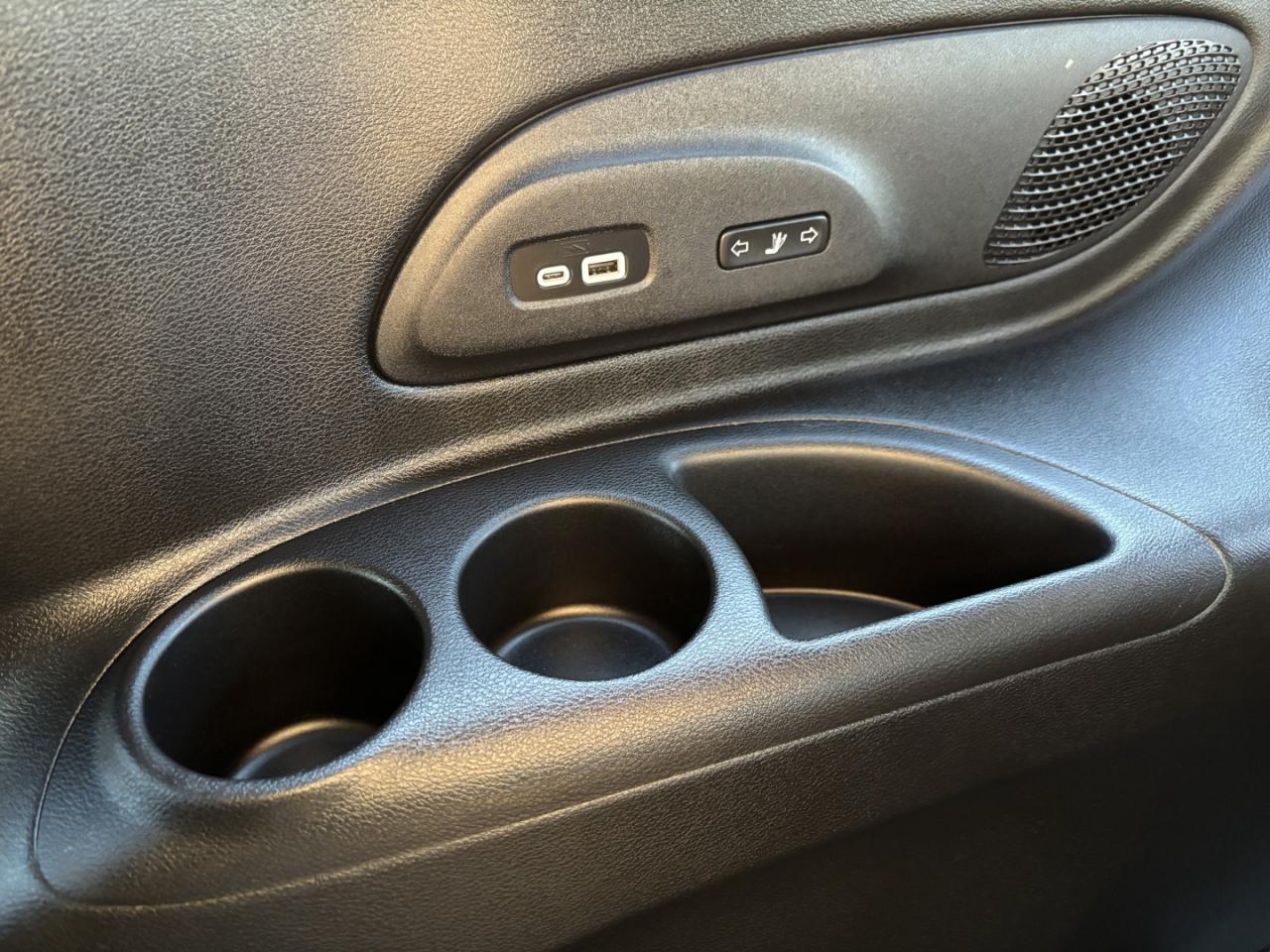 2021 Chrysler Pacifica Limited *1 OWNER*NO ACCIDENTS*Fully Loaded* Photo