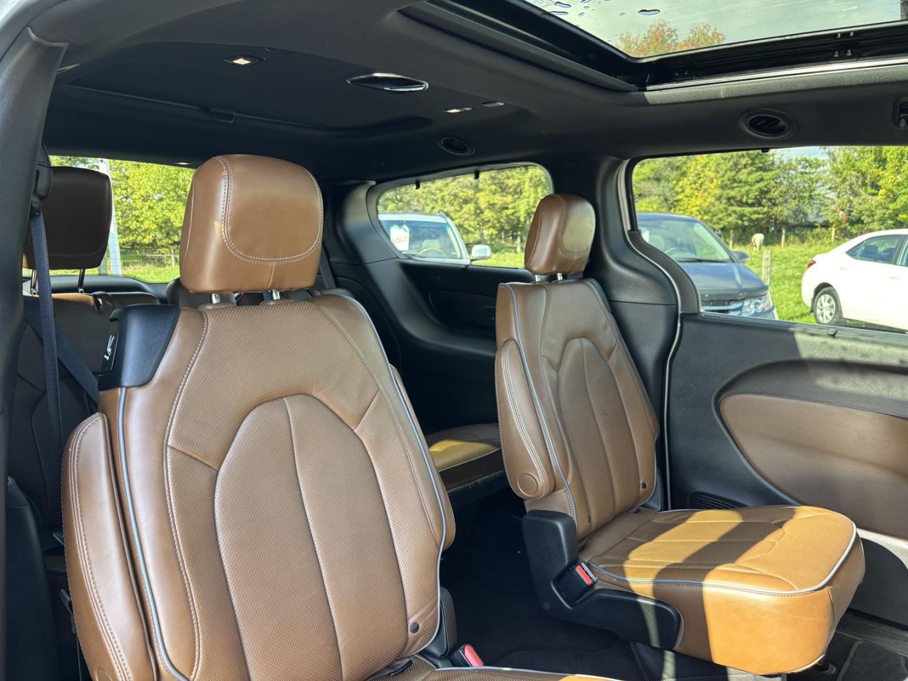 2021 Chrysler Pacifica Limited *1 OWNER*NO ACCIDENTS*Fully Loaded* Photo