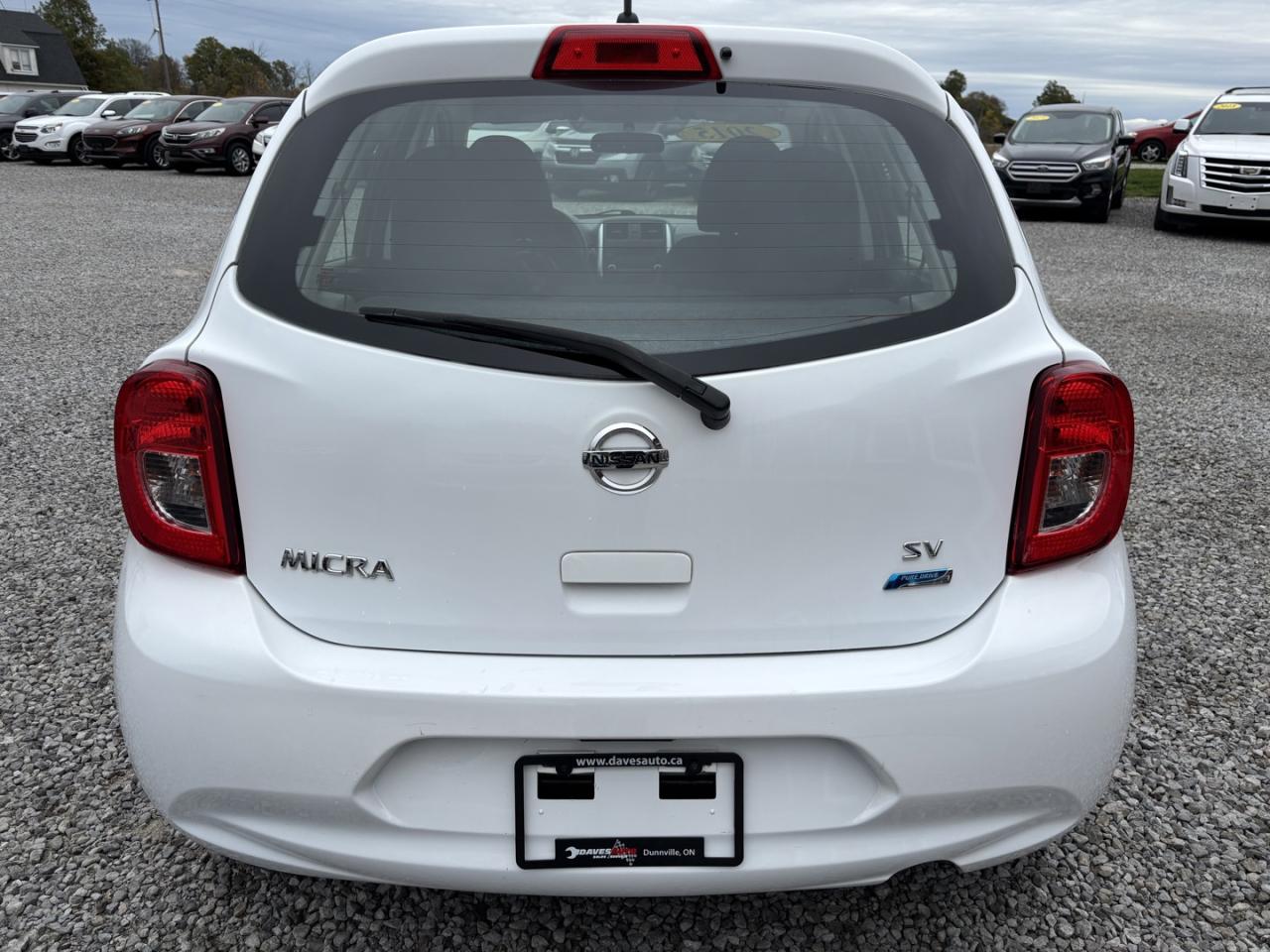 2015 Nissan Micra Base Photo3