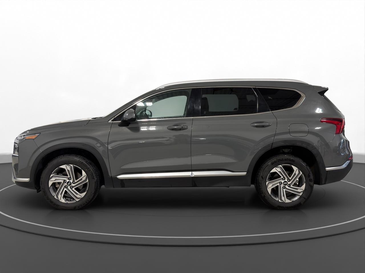 2023 Hyundai Santa Fe Preferred Photo