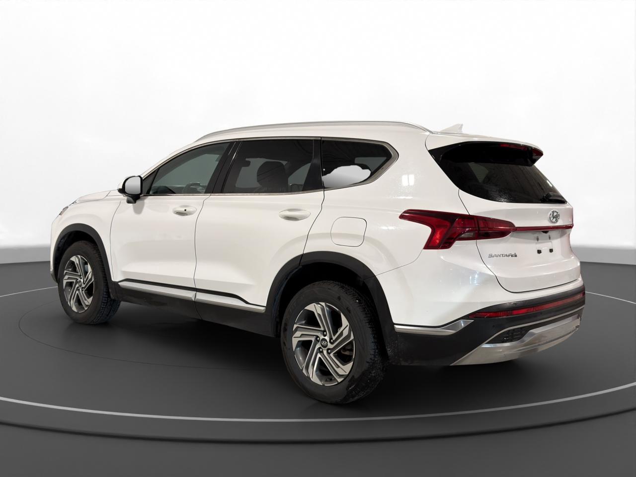 2023 Hyundai Santa Fe Preferred Photo4