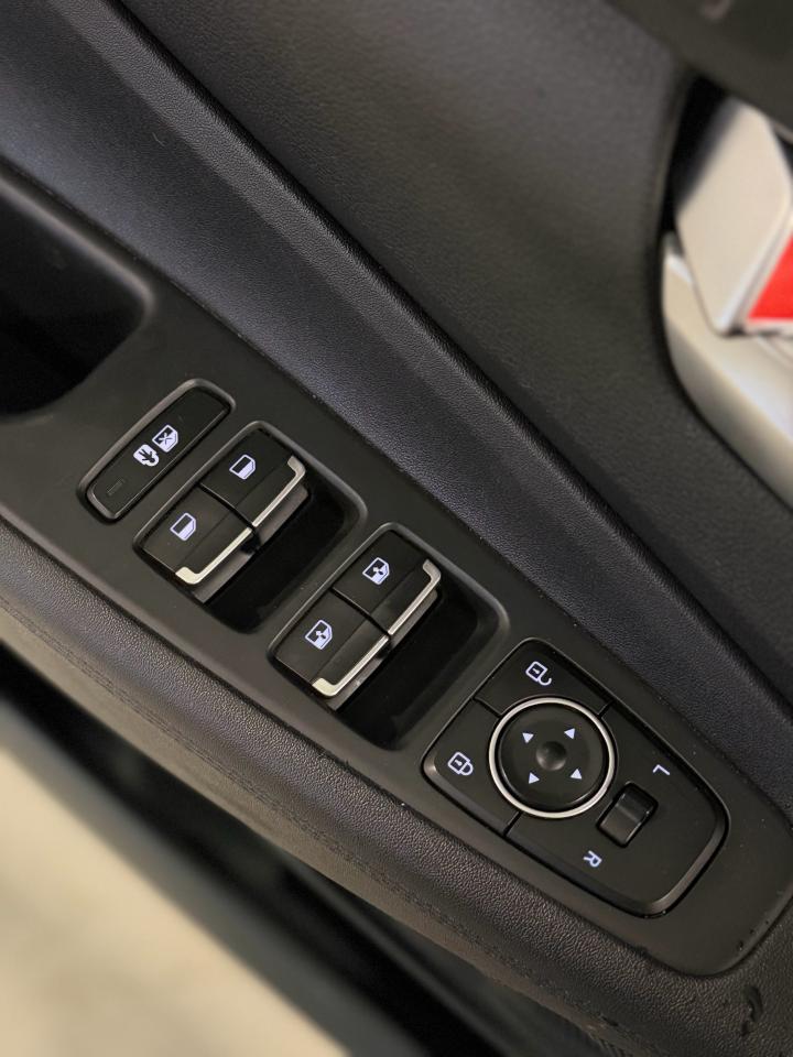 2023 Hyundai Santa Fe Preferred Photo