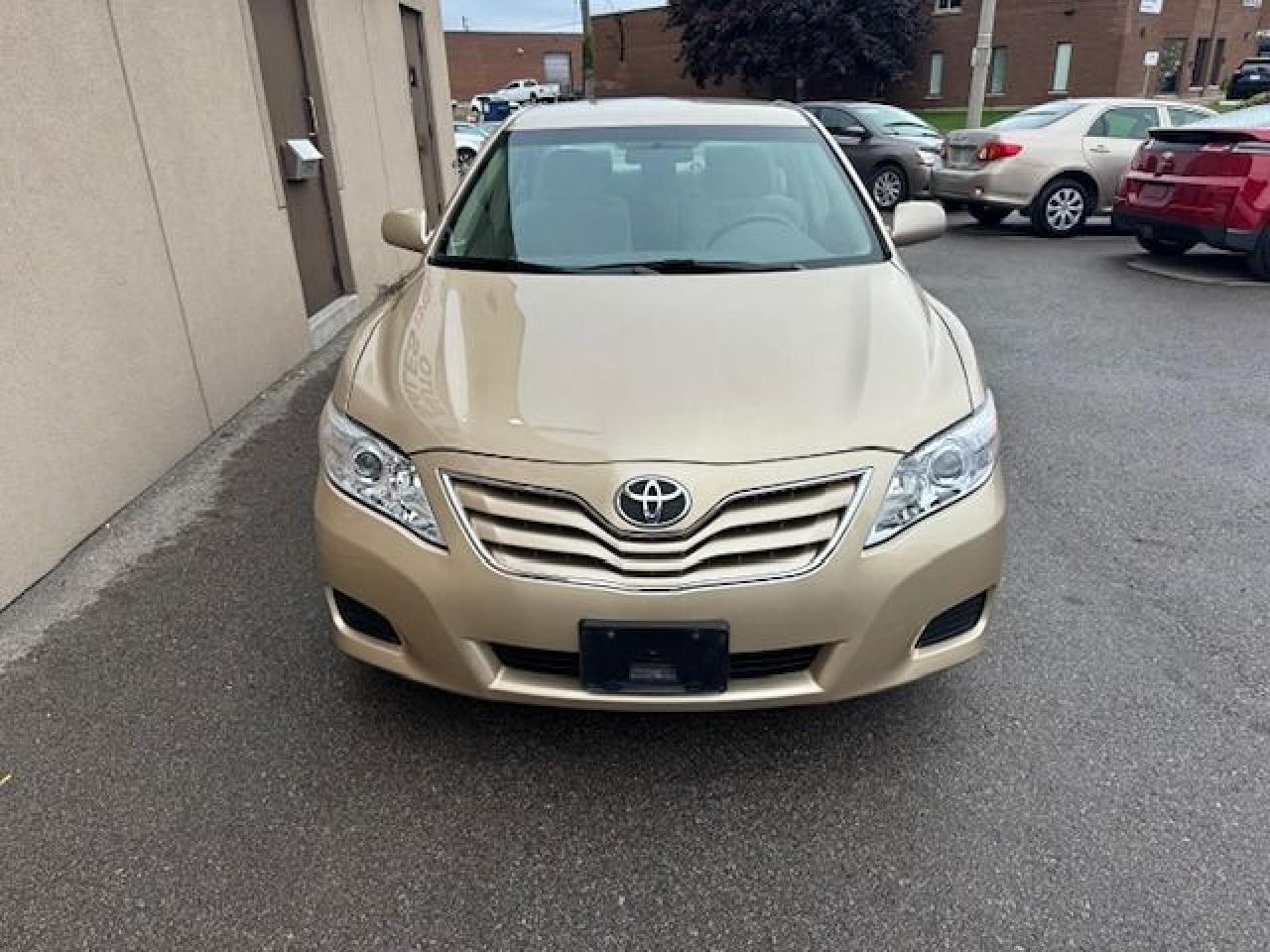 2011 Toyota Camry 4dr Sdn I4 Auto LE - Photo #2