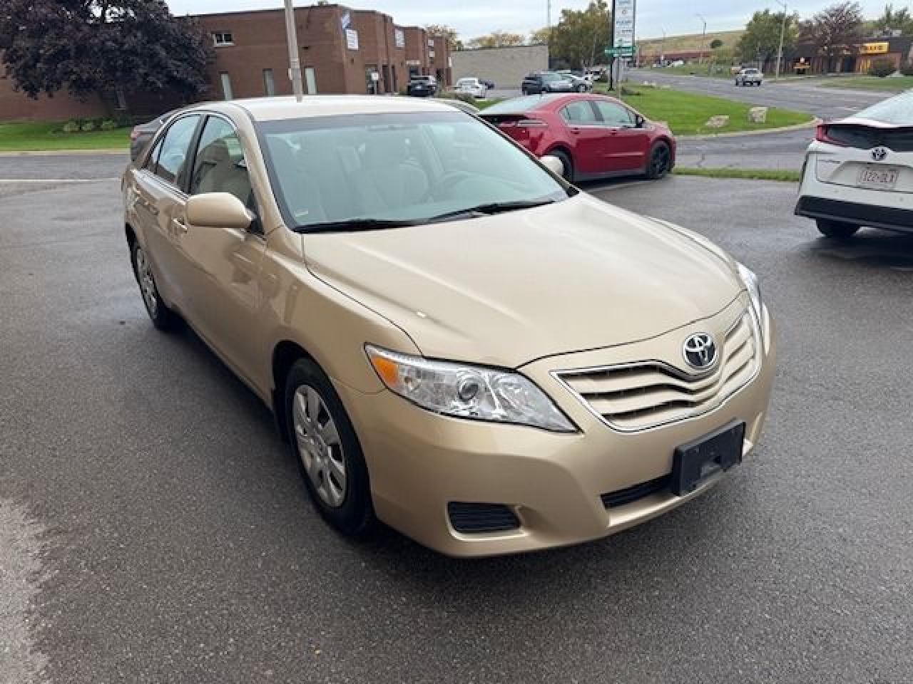 2011 Toyota Camry 4dr Sdn I4 Auto LE - Photo #3