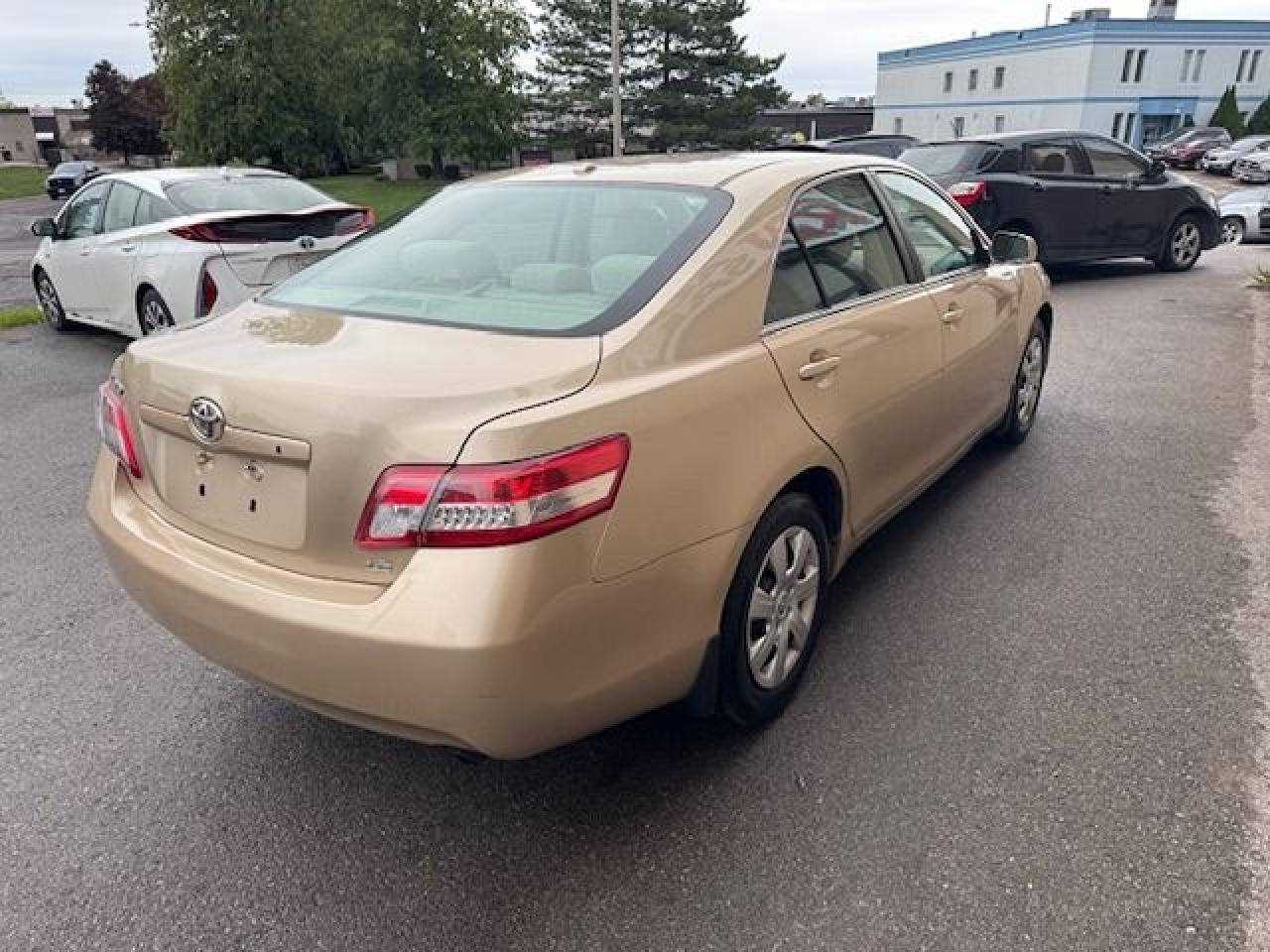 2011 Toyota Camry 4dr Sdn I4 Auto LE - Photo #6