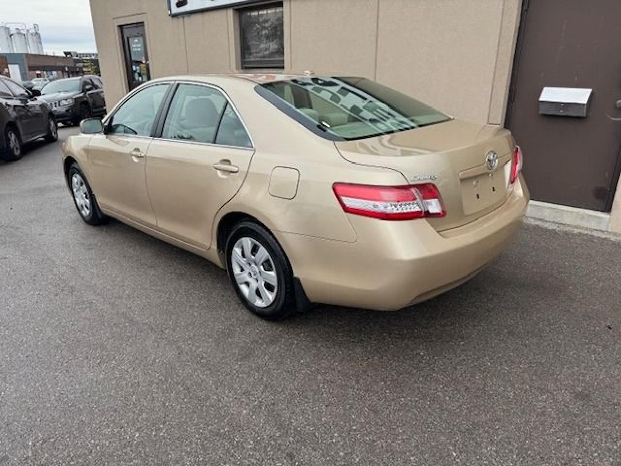 2011 Toyota Camry 4dr Sdn I4 Auto LE - Photo #8