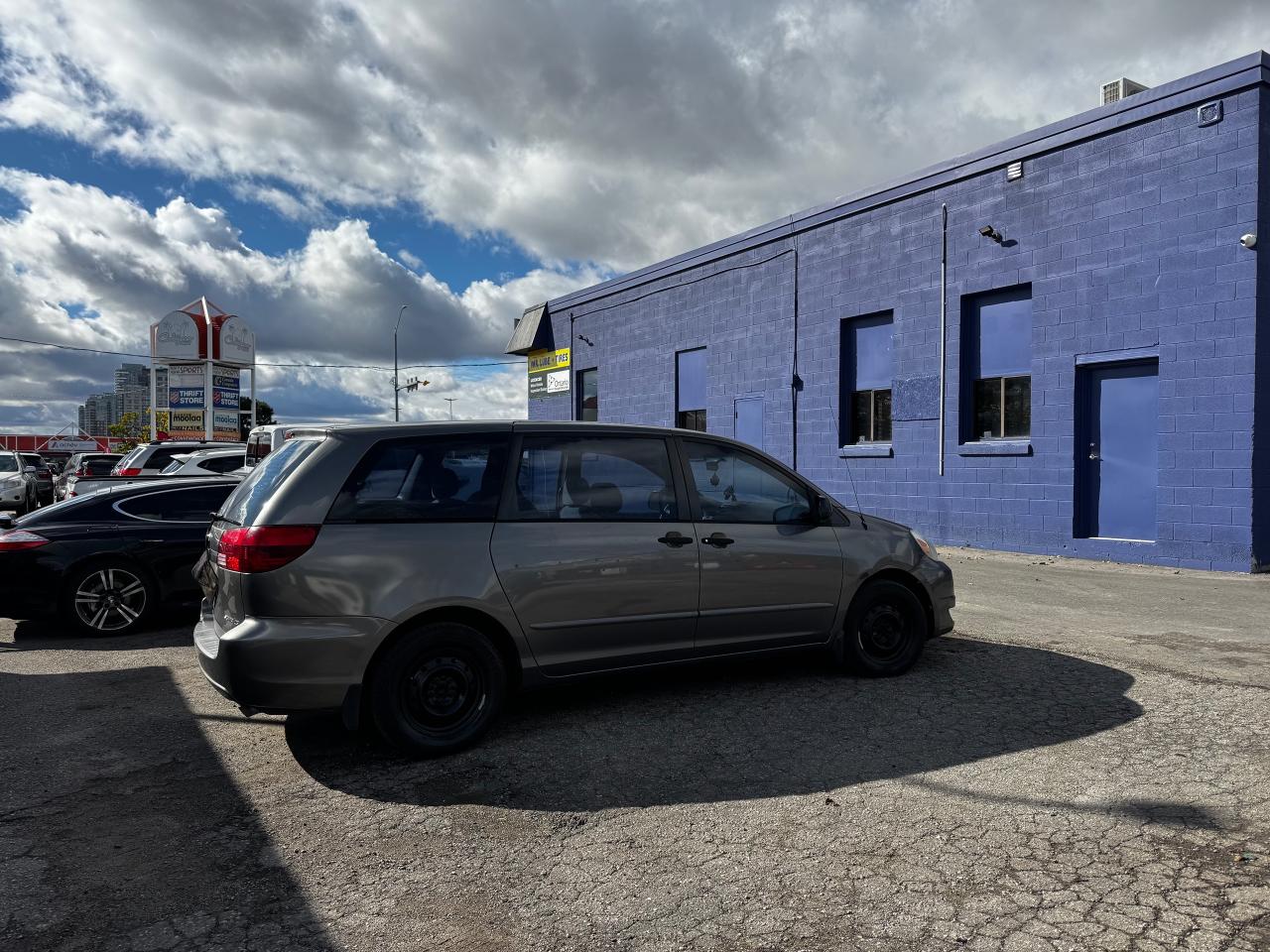 2005 Toyota Sienna CE Photo
