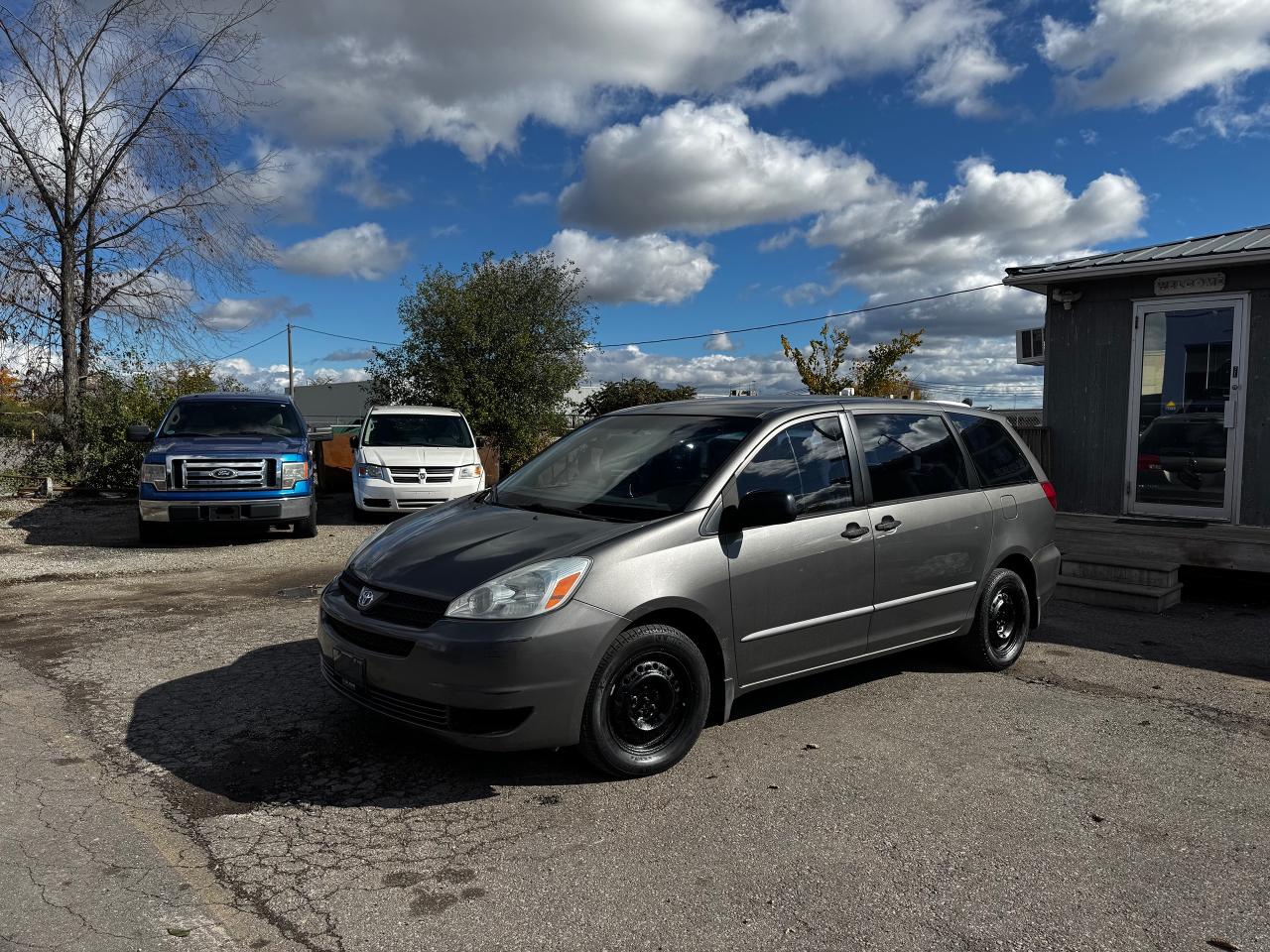 Used 2005 Toyota Sienna CE for sale in Brampton, ON