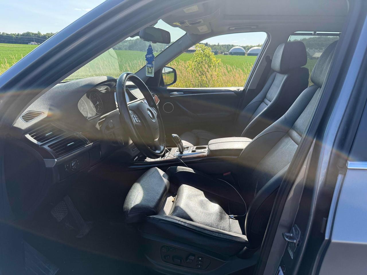 2011 BMW X5 50i Photo3