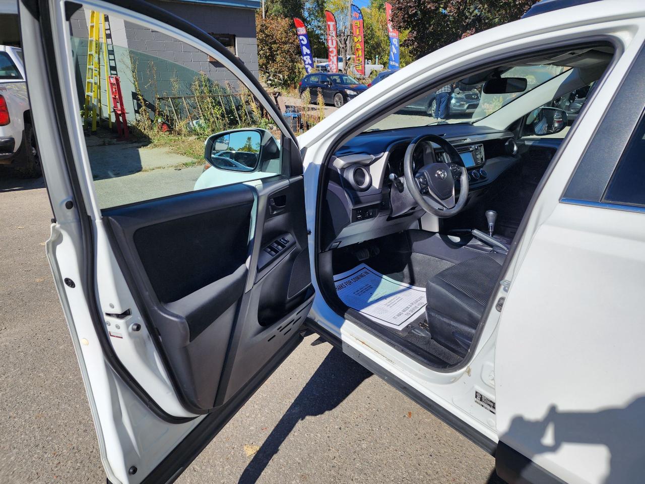 2017 Toyota RAV4 LE l Clean Carfax l No accidents l AWD - Photo #13