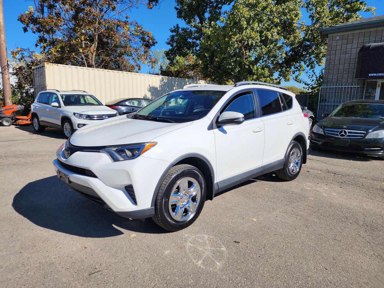2017 Toyota RAV4 LE l Clean Carfax l No accidents l AWD - Photo #1