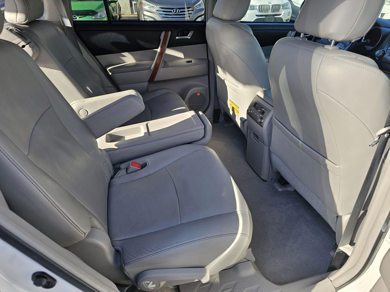 2010 Toyota Highlander 4WD 4dr V6 Limited, 7 Pass, Fully Fully Loaded - Photo #8