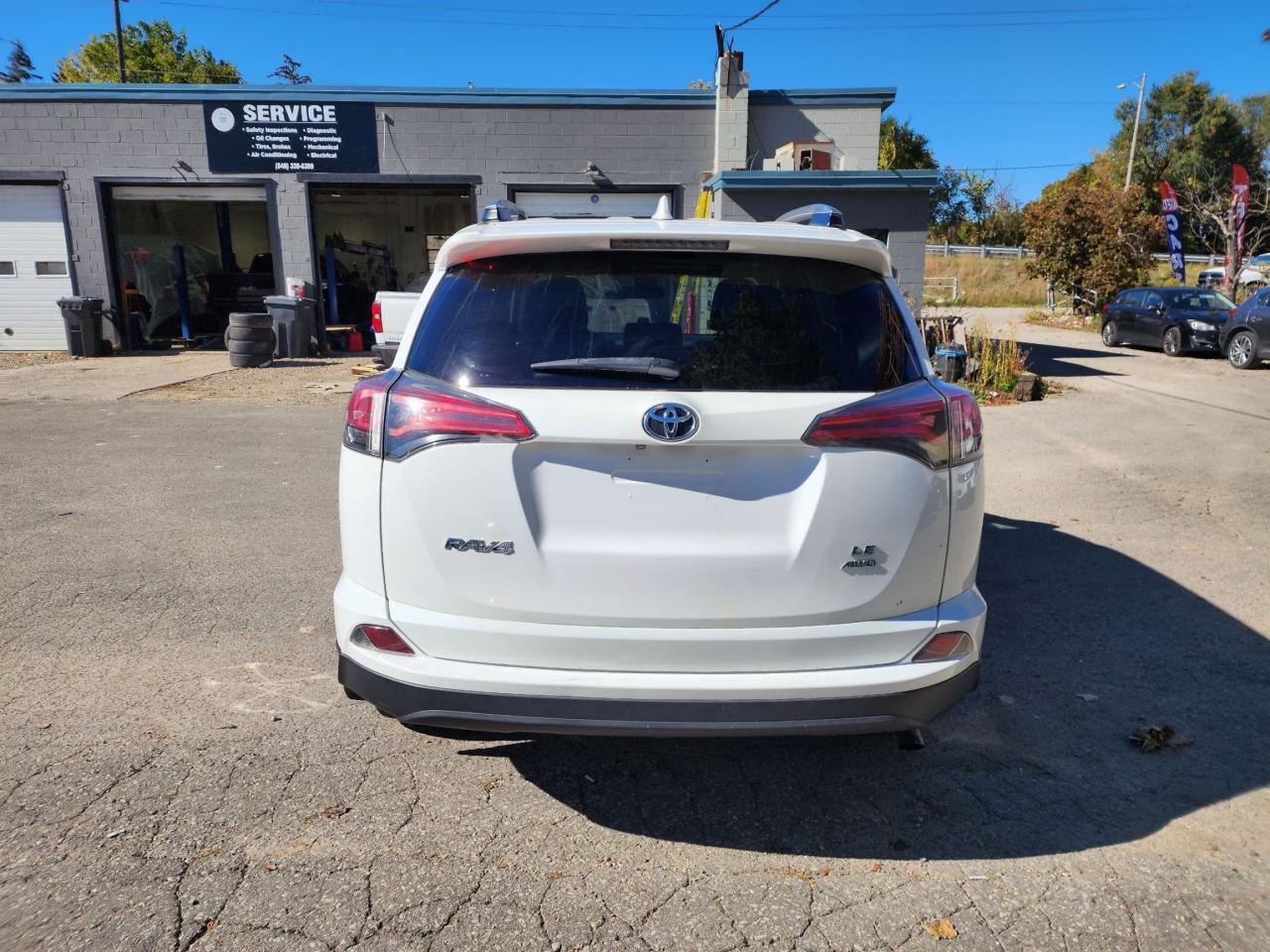 2017 Toyota RAV4 LE l Clean Carfax l No accidents l AWD