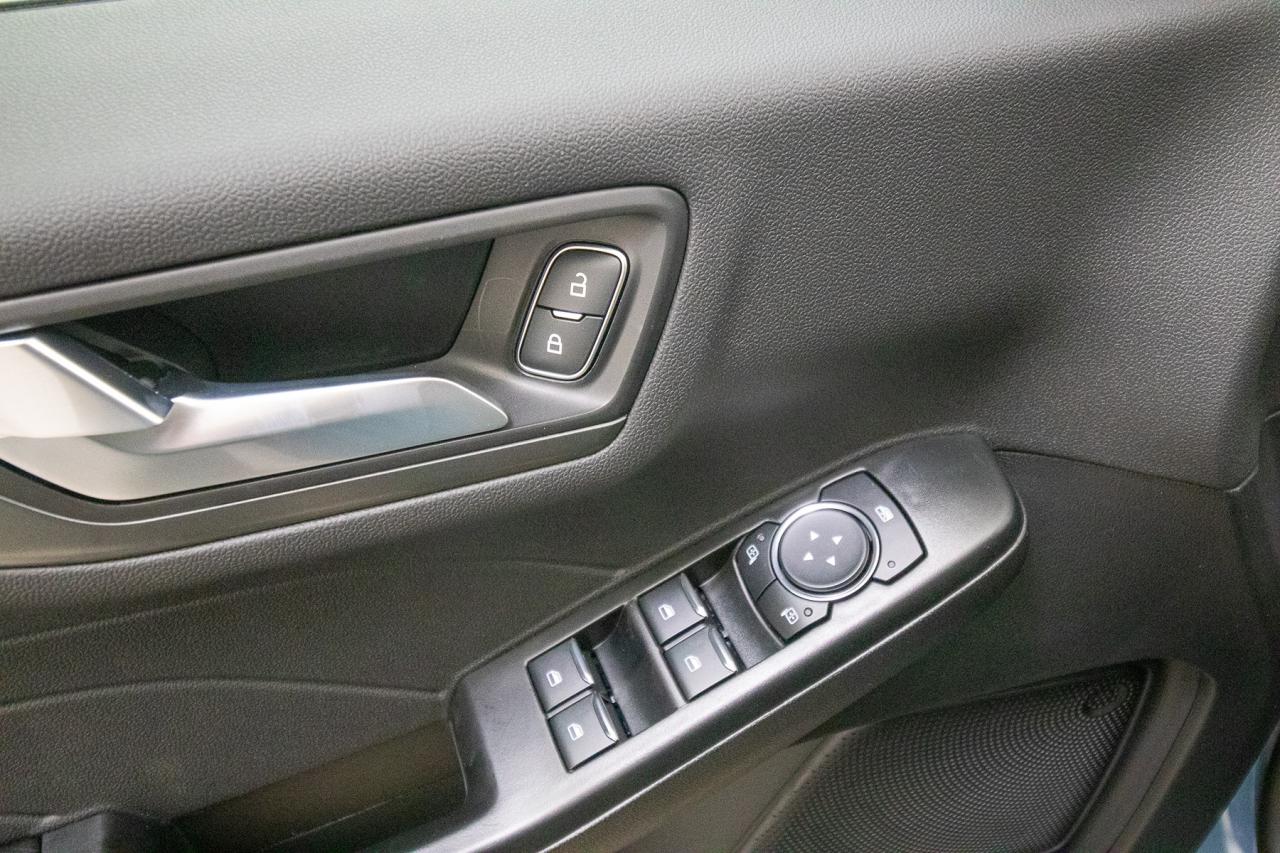 2025 Ford Escape PHEV FWD Hybrid Photo5