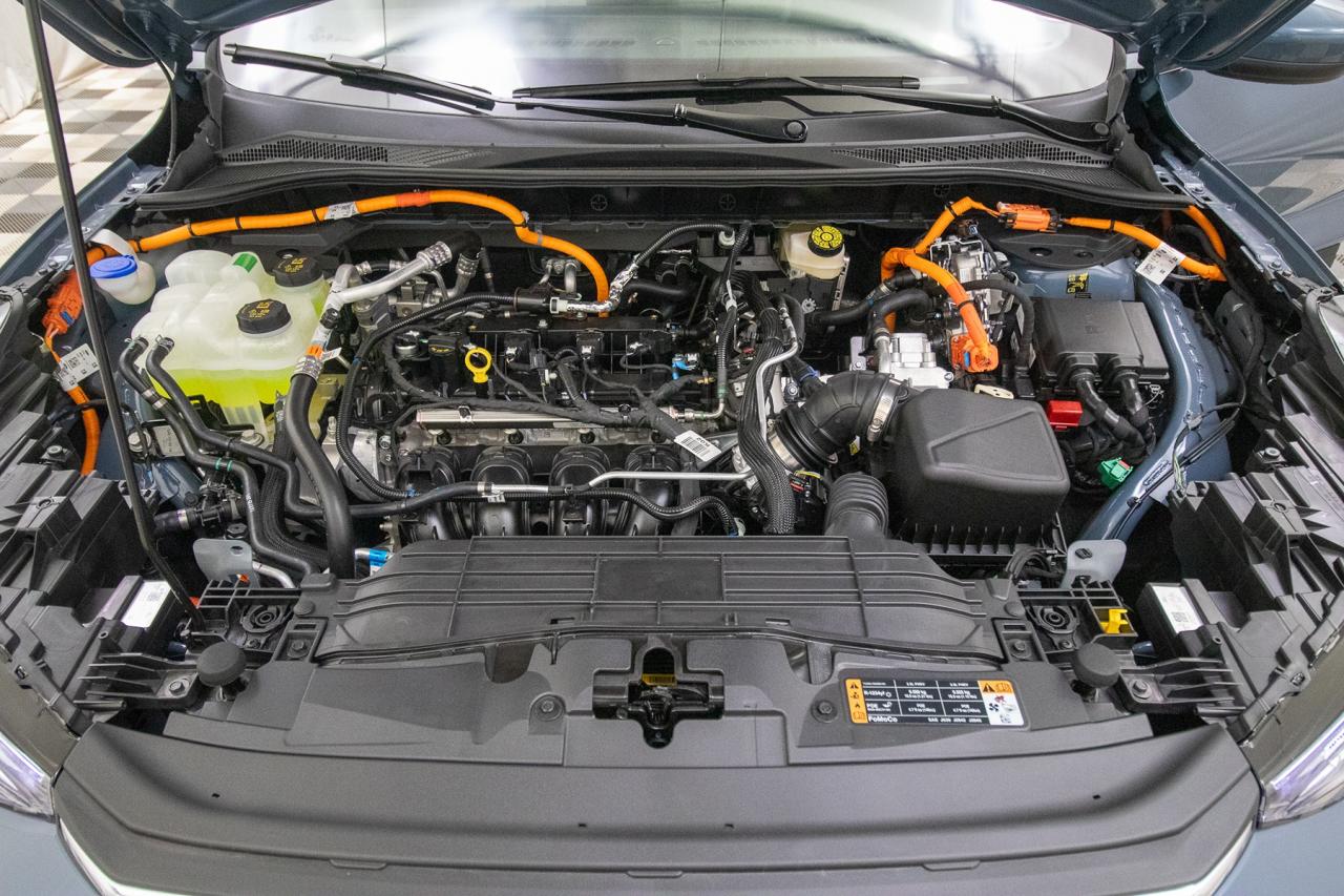 2025 Ford Escape PHEV FWD Hybrid Photo5