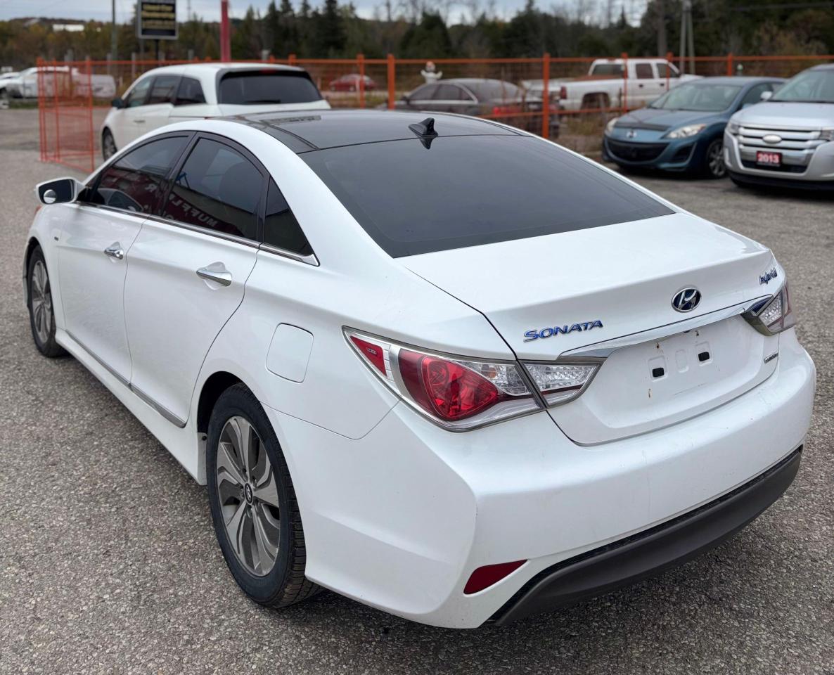2014 Hyundai Sonata Hybrid 4dr Sdn Limited w/Technology Pkg - Photo #12