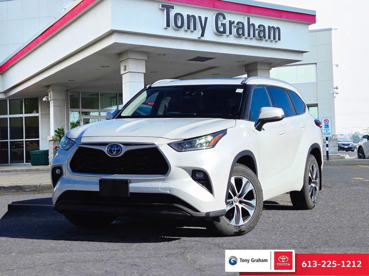 Used 2022 Toyota Highlander HYBRID XLE for sale in Ottawa, ON