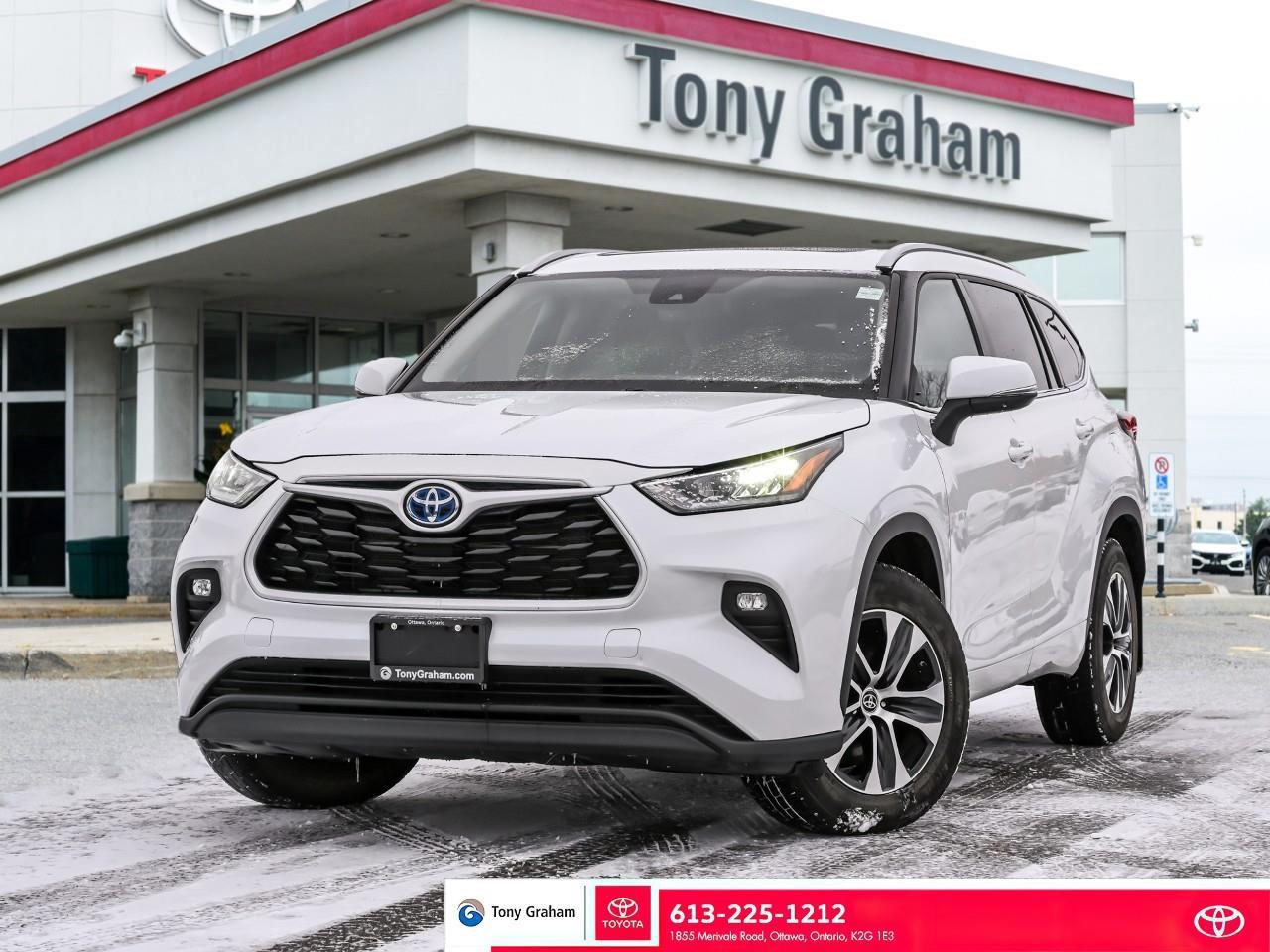 Used 2022 Toyota Highlander HYBRID XLE for sale in Ottawa, ON