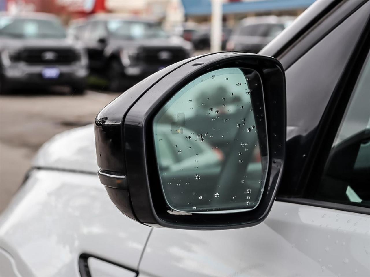 2023 Land Rover Discovery Sport R-Dynamic HSE 4WD Photo