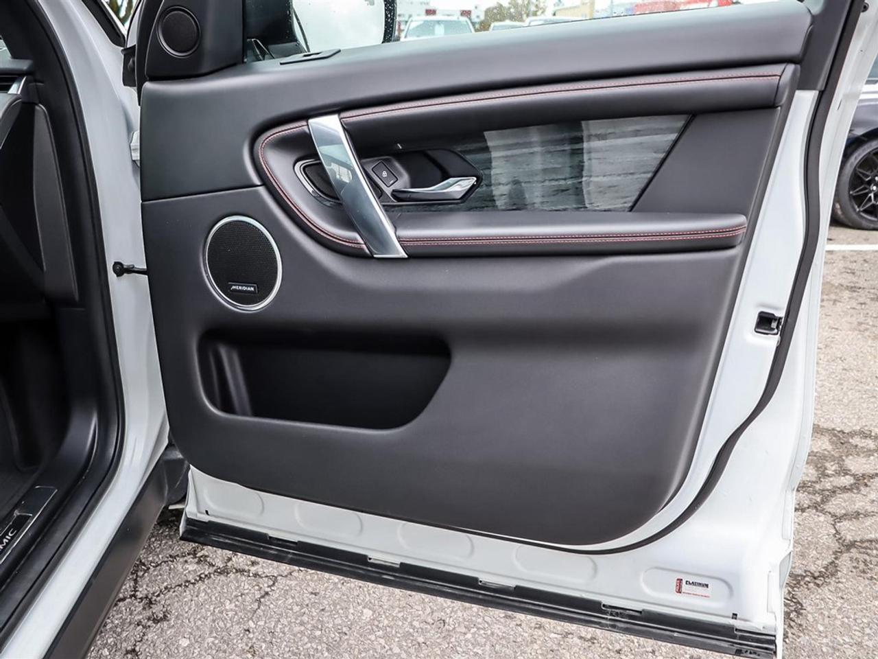 2023 Land Rover Discovery Sport R-Dynamic HSE 4WD Photo