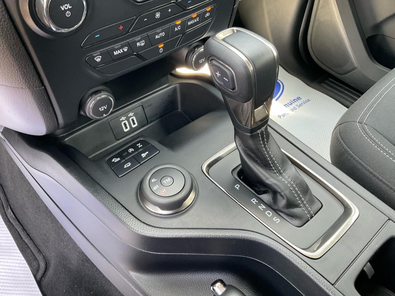 2020 Ford Ranger 4X4 CRW CAB XLT Photo5