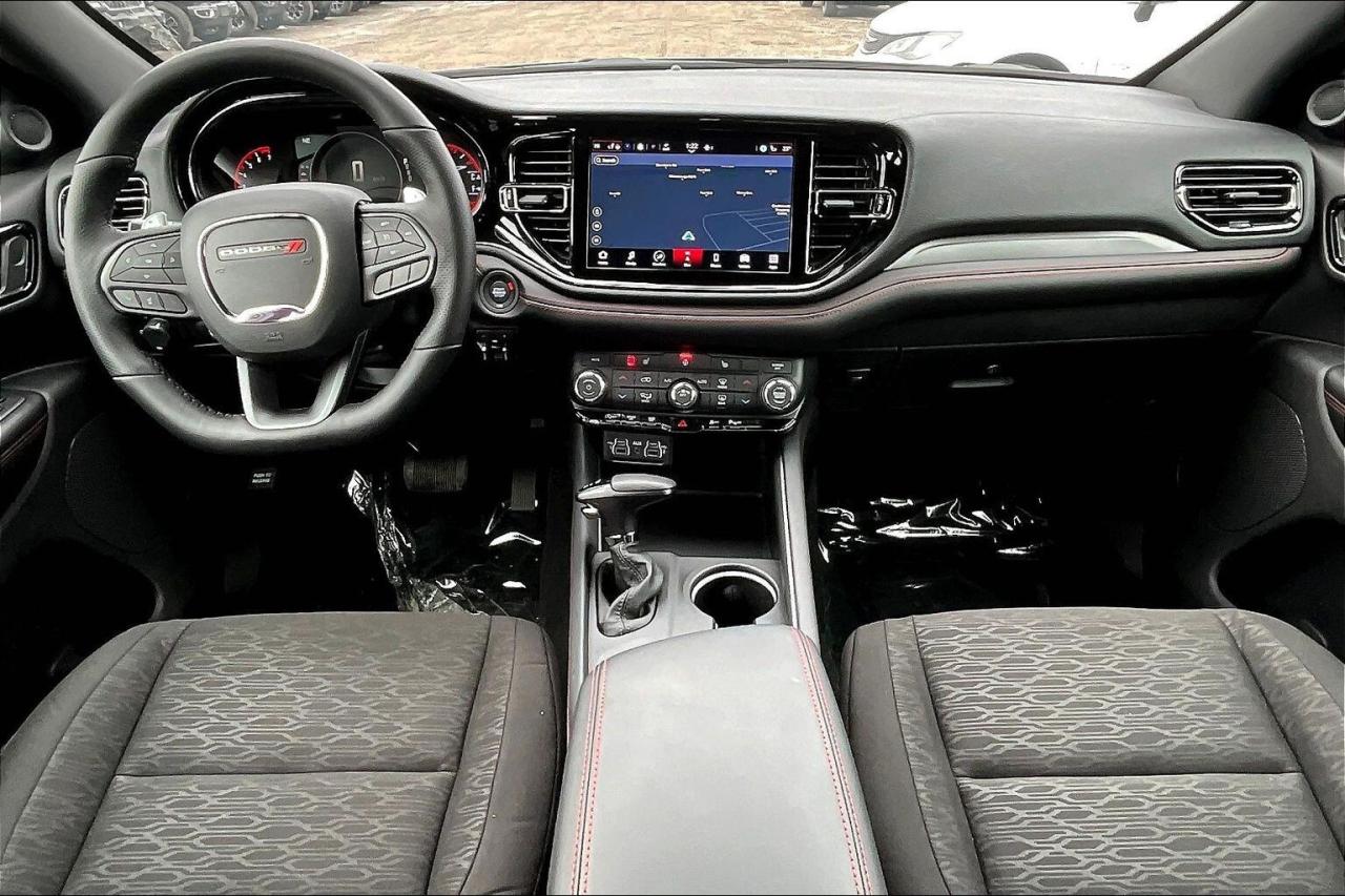 2026 Dodge Durango GT AWD | Blacktop | Tow Pkg | 7-Seater | 20"Wheels Photo4
