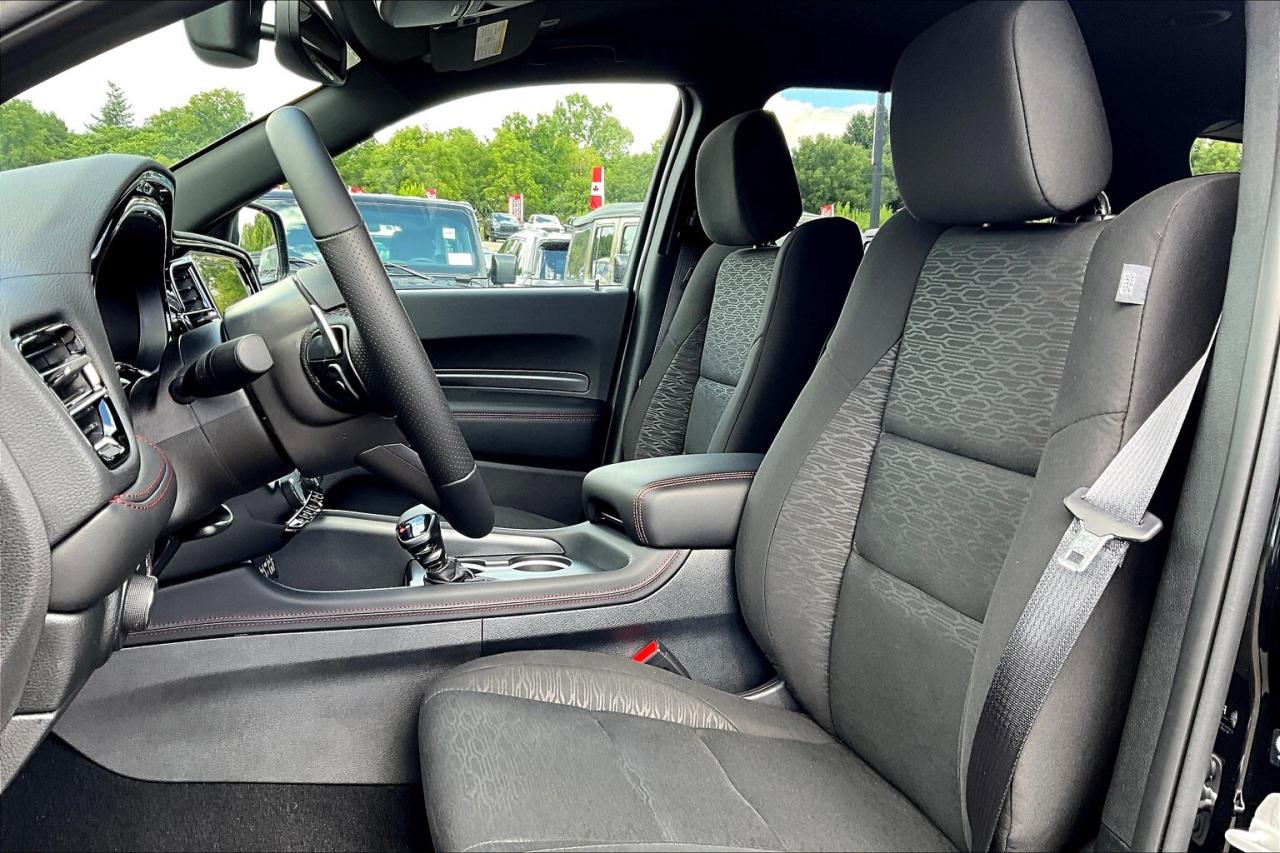 2026 Dodge Durango GT AWD | Blacktop | Tow Pkg | 7-Seater | 20"Wheels Photo4