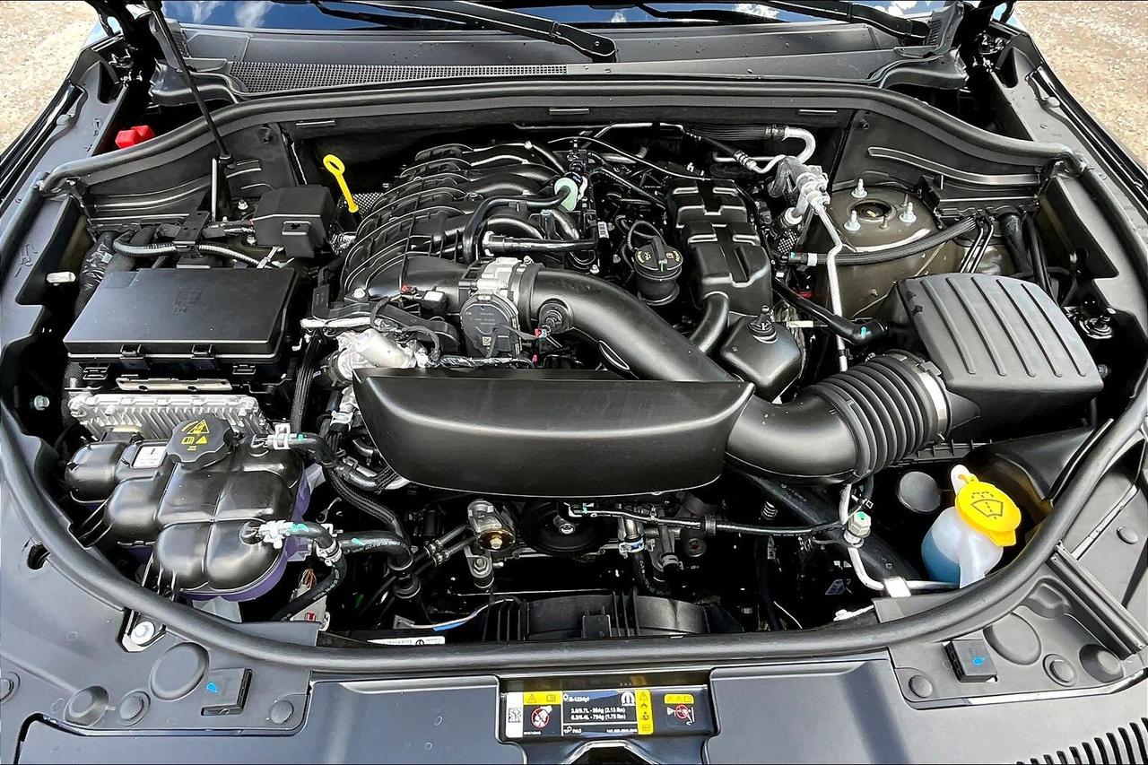 2026 Dodge Durango GT AWD | Blacktop | Tow Pkg | 7-Seater | 20"Wheels Photo