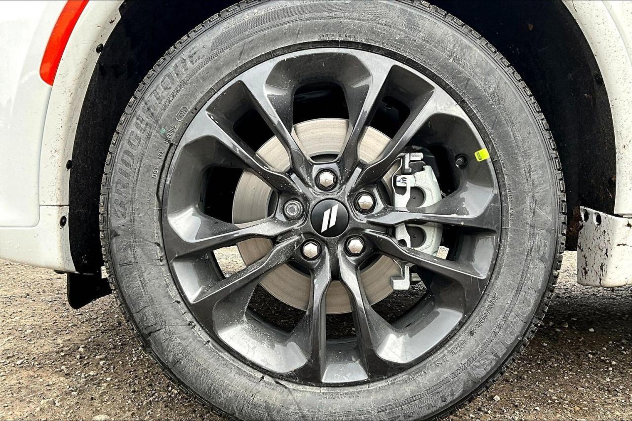 2026 Dodge Durango GT AWD | Heated Seats & Wheel | Blacktop | 7-Seats Photo