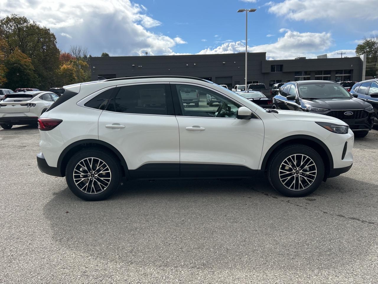 2026 Ford Escape PHEV Photo3