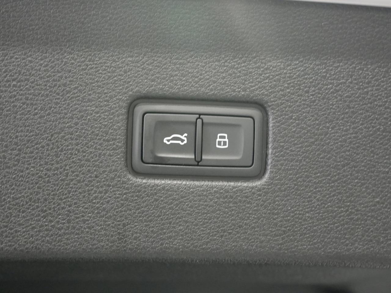 2022 Audi RS Q8 PANO/360CAM/HUD/B&O AUDIO/DRIVE ASSIST/NO ACCIDENT Photo