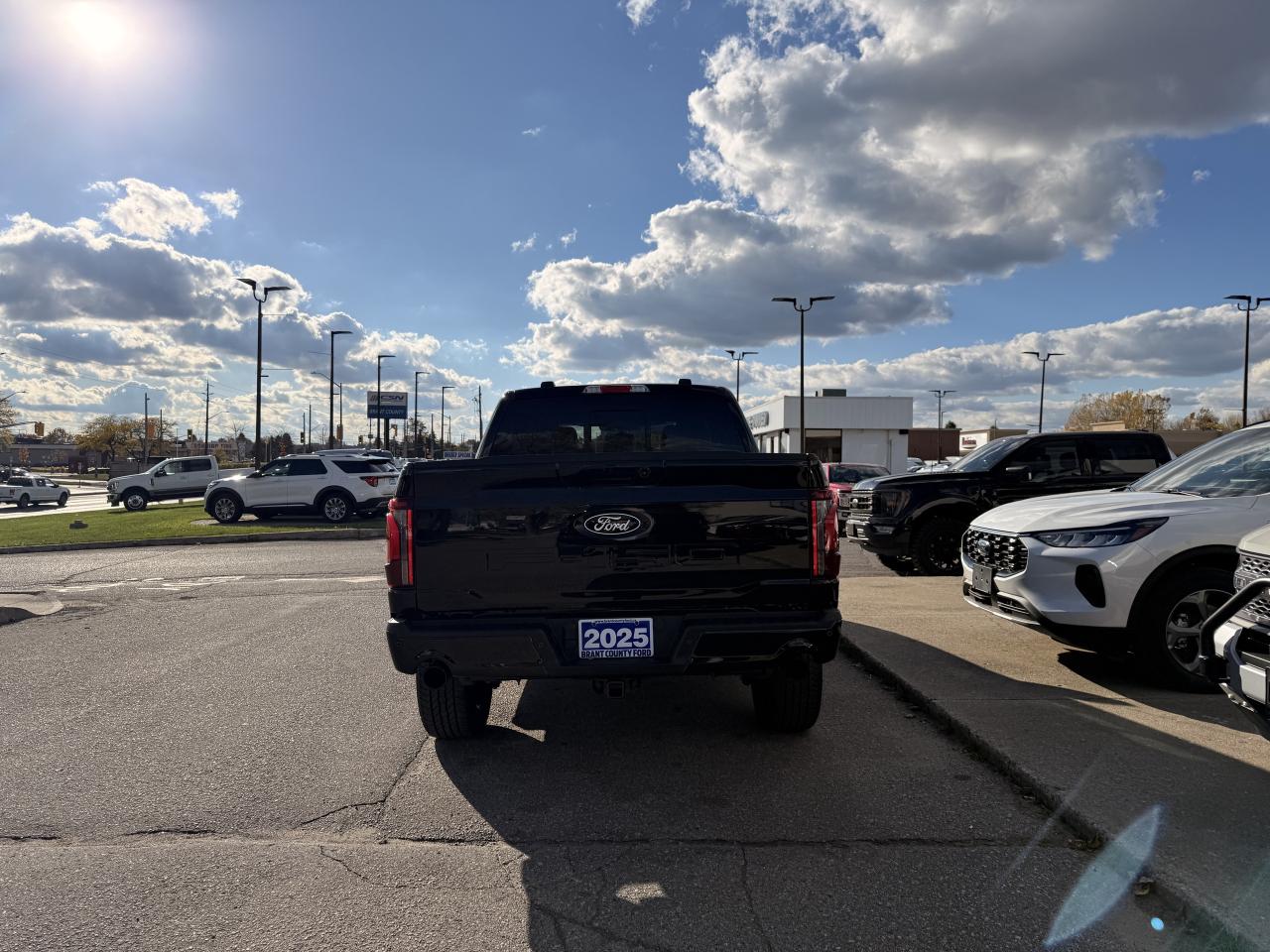 2025 Ford F-150 Lariat Photo