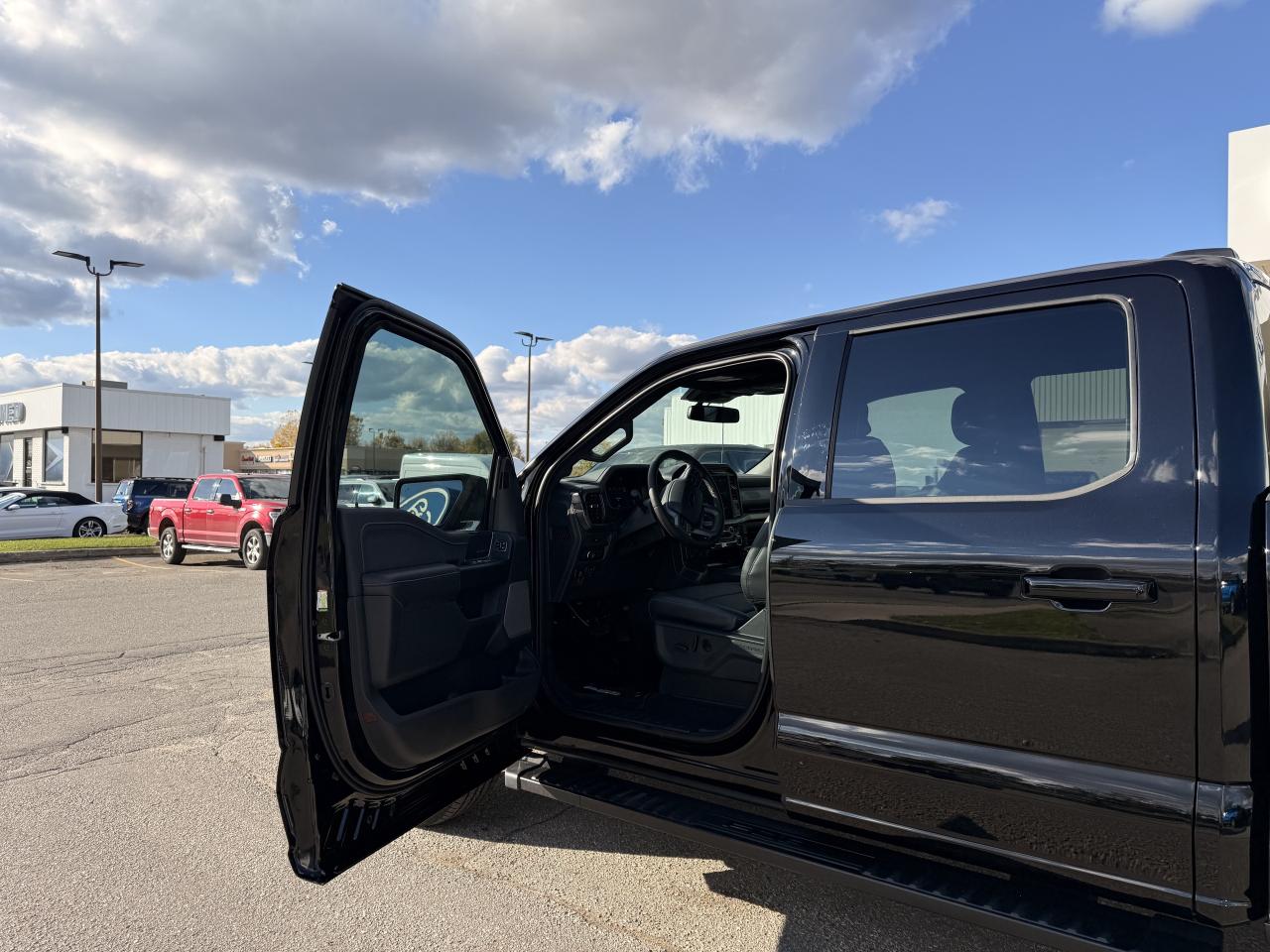 2025 Ford F-150 Lariat Photo