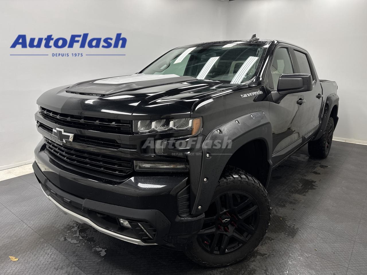 Used 2019 Chevrolet Silverado 1500 RST  5.3L CREW-CAB 4WD, CARPLAY, VOLANT CHAUFFANT for sale in Saint-Hubert, QC