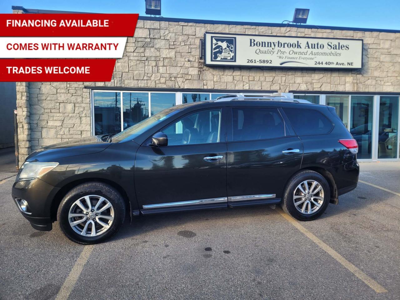 Used 2015 Nissan Pathfinder 4WD 4dr SL/LEATHER/NAVIGATION/REMOTE STARTER for sale in Calgary, AB