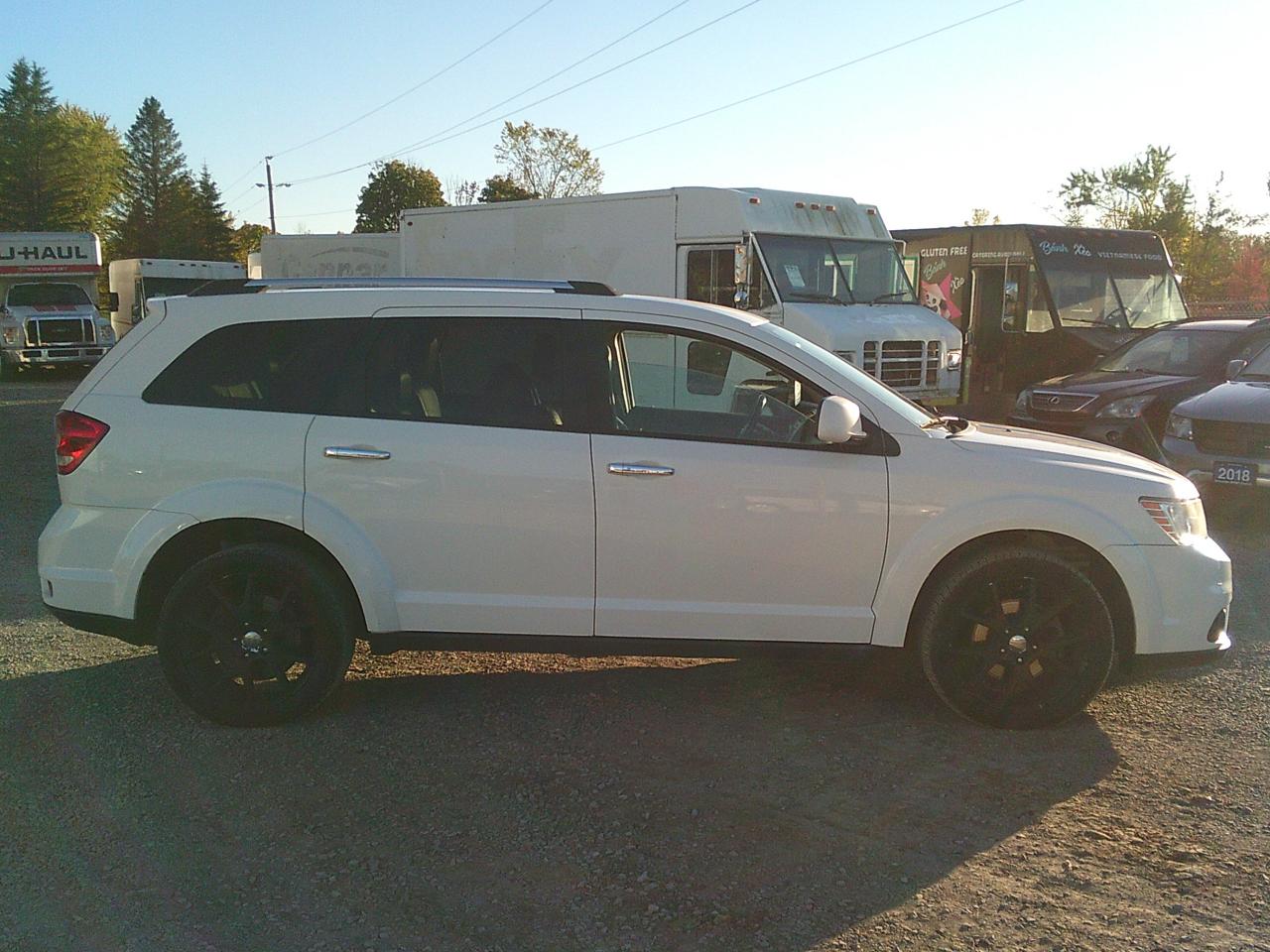 2017 Dodge Journey AWD 4dr GT 7 PASS. Photo3